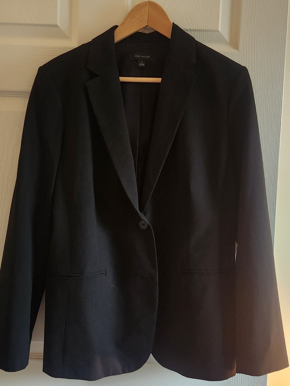 Ann Taylor Black Single-Button Tailored Blazer